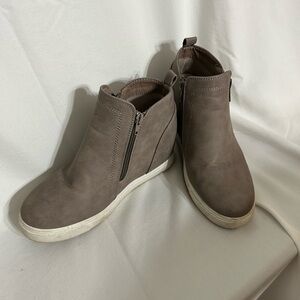 Natural Reflections Brown Ankle Booties